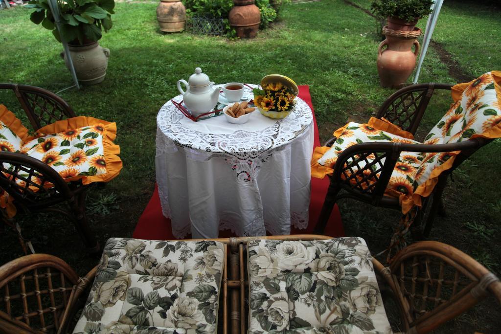 Couette-café Casa Del Girasole 2*